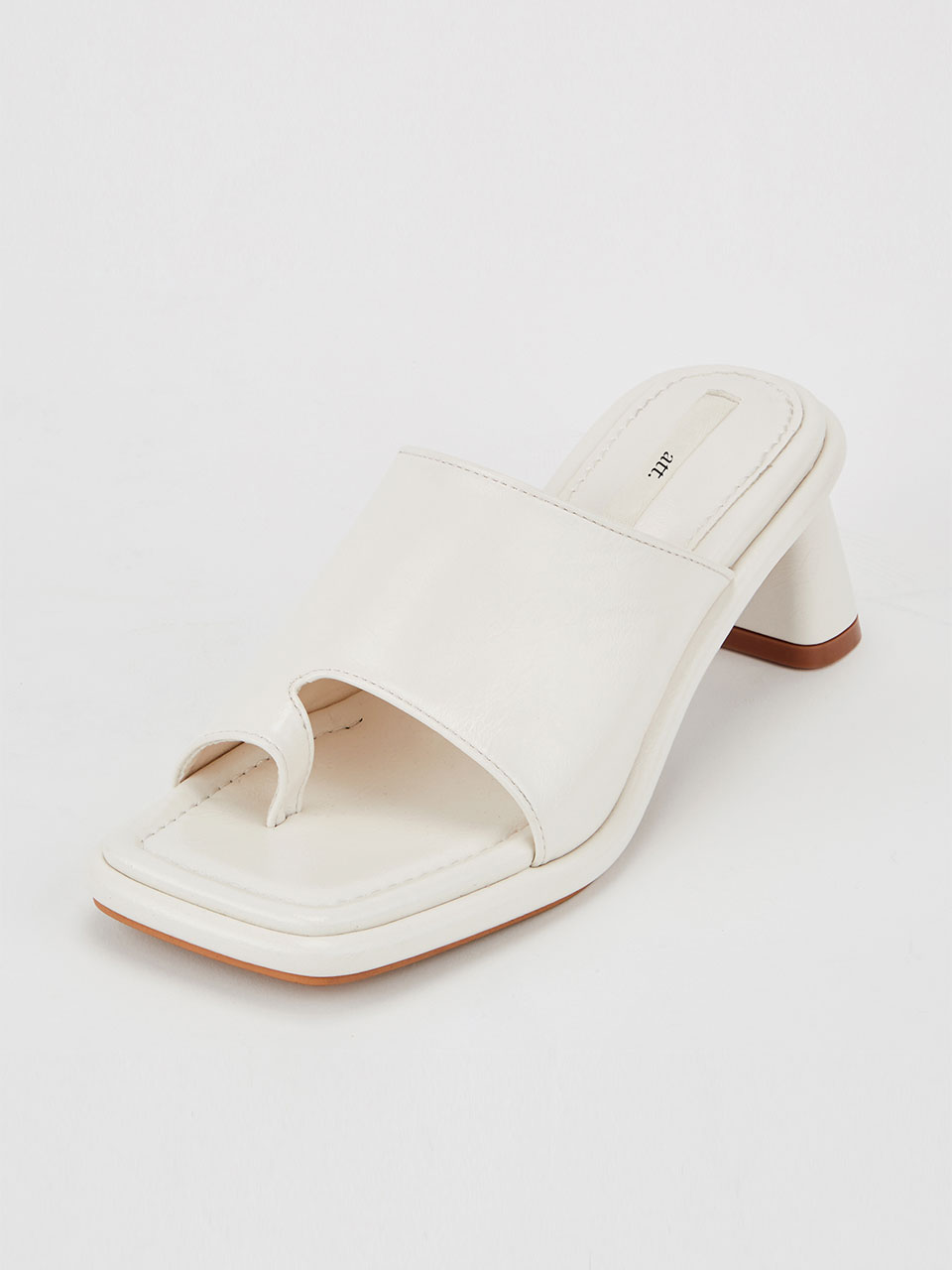 Open toe sandals (White)