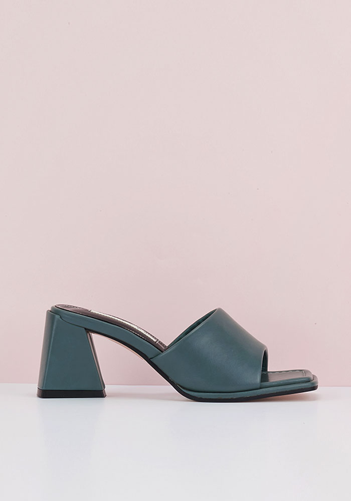 block mule heel (Pine)