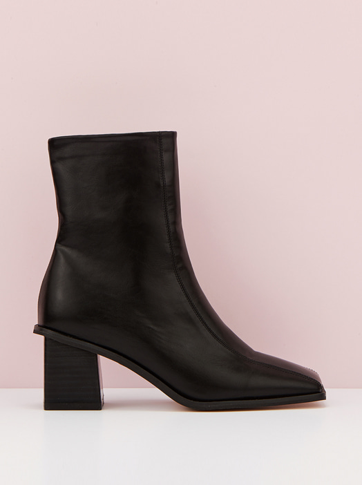 Line Heel Boots (Black)